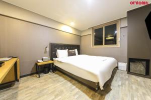 Postel nebo postele na pokoji v ubytování Ace Hotel