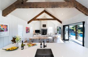 Gallery image of Blackpool Boathouse - Stay Waiheke in Oneroa