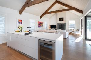 Gallery image of Blackpool Boathouse - Stay Waiheke in Oneroa