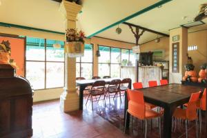 Galeriebild der Unterkunft Downtown Monkey Forest Hostel in Ubud