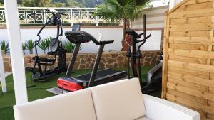 Fitness centrum a/nebo fitness zařízení v ubytování Aphrodite Beach Hotel