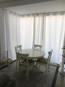 Część wypoczynkowa w obiekcie Marbella House Penthouse