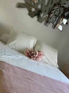 Ένα ή περισσότερα κρεβάτια σε δωμάτιο στο Apartamento con terraza en el Albaicin