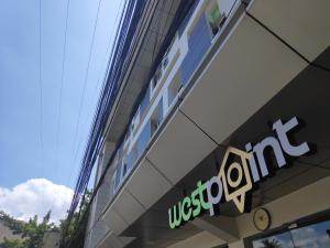 Certifikát, hodnocení, plakát nebo jiný dokument vystavený v ubytování Westpoint Hotel