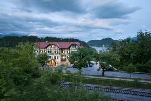 Gallery image of Hotel Triglav in Bled