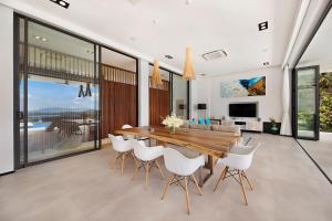Televiisor ja/või meelelahutuskeskus majutusasutuses Samui Sea Star Villa