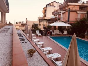 Bazén v ubytovaní Hotel Soleado alebo v jeho blízkosti