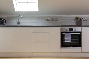 ALTIDO Trendy 1-bedroom Main Door House in New Town