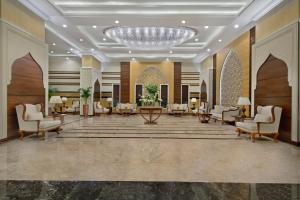 Uma área de estar em Ezdan Hotel Doha
