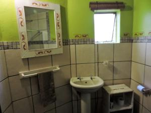 Ένα μπάνιο στο Kruger Inn Backpackers +41 φωτογραφίες