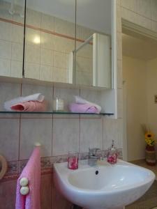 Kúpeľňa v ubytovaní Apartman Iris s terasom + 30 fotografií