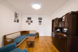 Svetainės erdvė apgyvendinimo įstaigoje Design Apartment in Sofia top city center