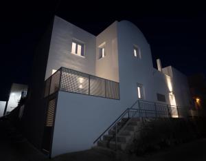 Imagen de la galería de DS Traditional Villas Santorini Island, en Karterados