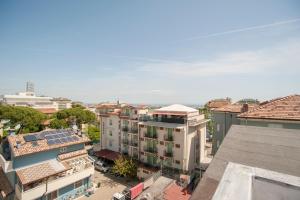 Nespecifikovaný výhled na destinaci Cesenatico nebo výhled na město při pohledu z hotelu