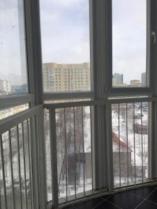 ニジネヴァルトフスクにあるАпартЮГРАの窓から市街の景色を望めます。