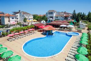 Bazén v ubytování Stefanov 2 Hotel nebo v jeho okolí