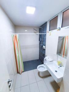 Koupelna v ubytování Yenni Duplex @ DeCentrum, Kajang