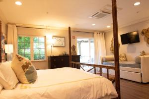 TV a/nebo společenská místnost v ubytování Hotel Escalante