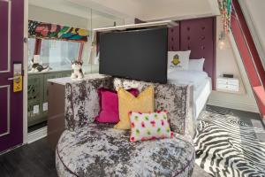 Staypineapple, An Artful Hotel, Midtown New York, New York – Updated 2022  Prices