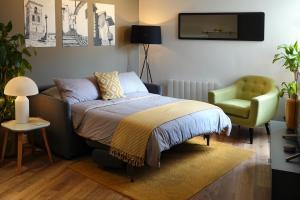Cama o camas de una habitación en Modern One Bedroom Apartment in Cardiff Bay
