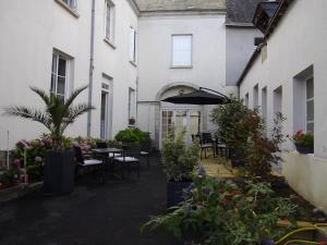 Foto dalla galleria di Hotel Saint François Précigné Soirée étape sur demande Proche Sablé-sur-Sarthe a Précigné