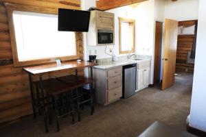 
A kitchen or kitchenette at Zion Ponderosa Ranch Resort
