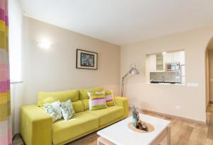 Kuchyň nebo kuchyňský kout v ubytování Cozy Loft Near The Beach + 11 fotografií