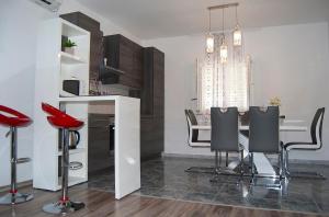 Gallery image of Vacation home Kairos in Sumartin