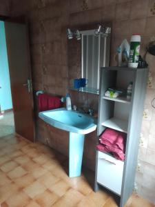 Vonios kambarys apgyvendinimo įstaigoje A Casa do Lolo