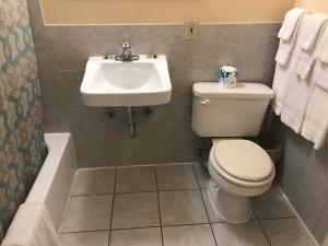 Gallery image of Edgewood Motel in Willits