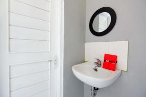 Fotografie z fotogalerie ubytování RedDoorz near Solo Square 3 v destinaci Bonorejo + 15 fotografií