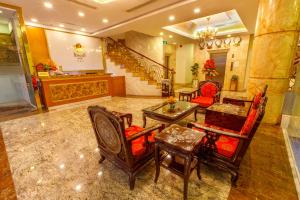 Posezení v ubytování Huong Sen Annex Hotel