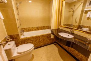 Koupelna v ubytování Huong Sen Annex Hotel