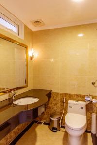 Koupelna v ubytování Huong Sen Annex Hotel