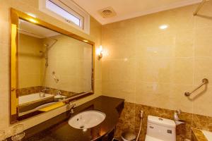 Koupelna v ubytování Huong Sen Annex Hotel