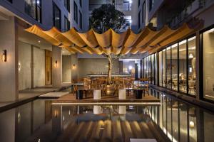 Novotel Chiangmai Nimman Journeyhub的休息区