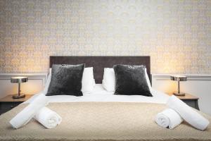 Luxury two bedroom - with parking