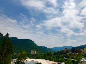 Üldine mäevaade või majutusasutusest Borjomi Central pildistatud vaade
