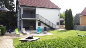 Vonkajšia záhrada v ubytovaní MIHI APARTMAN