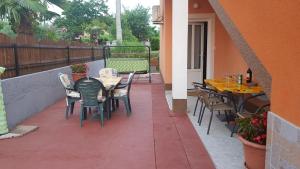 Balkón nebo terasa v ubytování Apartments Davor