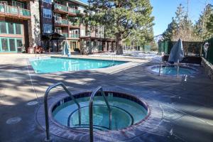 Басейн в или близо до Juniper Springs Lodge #539 Condo