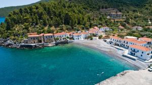 Φωτογραφία από το άλμπουμ του MOURAGIO στο Κυπαρίσσι