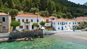 Φωτογραφία από το άλμπουμ του MOURAGIO στο Κυπαρίσσι