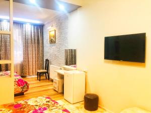 TV a/nebo společenská místnost v ubytování hotel Pharnavaz