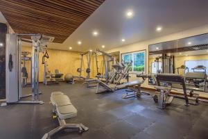 Fitness centrum a/nebo fitness zařízení v ubytování The Cindrella Hotel