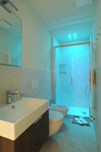A bathroom at CA' XXII MARZO BOUTIQUE