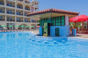 Bazén v ubytování Stefanov 2 Hotel nebo v jeho okolí
