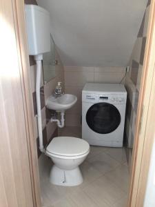Koupelna v ubytování Apartment Nehaj