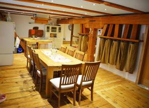 Kuchyňa alebo kuchynka v ubytovaní Waldviertler Seminarhaus Gauguschmühle