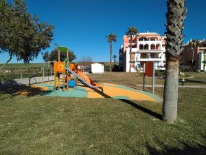 משחקיית ילדים ב-Apartamento Zahara de los Atunes-Atlanterra